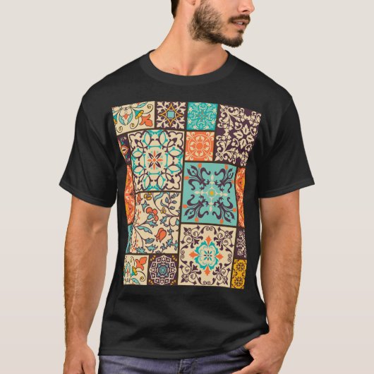 Kleurrijke Patchwork Tegel: Islamitische Majolica  T-shirt (Voorkant)