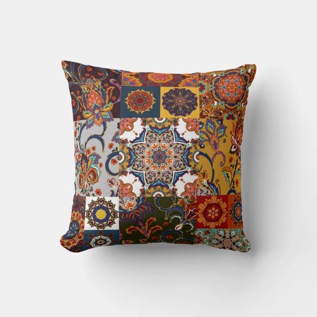 Kleurrijke Patchwork Tegel: Majolica Pottery Style Kussen (Voorkant)