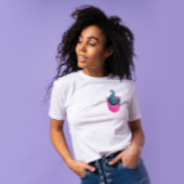 Kleurrijke pauw in een gedrukte roze zak t-shirt