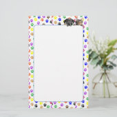 Kleurrijke Paw Prints met Hond en Kat Stationery Briefpapier (Staand voorkant)