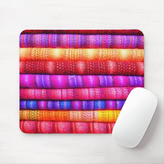 Kleurrijke pilaren van vouwweefsel gestript muismat (Met muis)
