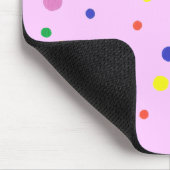 Kleurrijke polka stippen op roze, op muismatten (Hoek)