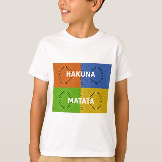 Kleurrijke Pop Art Collage & "Hakuna Matata" Beric T-shirt (Voorkant)