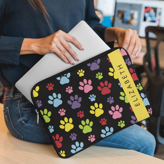 Kleurrijke poten, Paw Pattern, Dog Paws, Jouw naam Laptop Sleeve (Creator heeft geüpload)