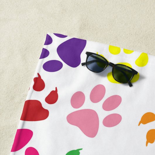 Kleurrijke poten, Paw Pattern, Dog Paws, Jouw naam Strandlaken (In situ)