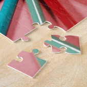 Kleurrijke potloodkrijtjes in een cirkel legpuzzel (Zijkant)