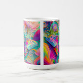 Kleurrijke psychedelische vlinder en bloemen koffiemok (Center)