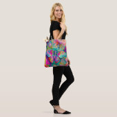 Kleurrijke psychedelische vlinder en bloemen tote bag (Op model)