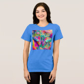 Kleurrijke psychedelische vlinder en bloemen Tri-Blend shirt (Voorkant volledig)