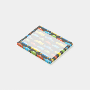 Kleurrijke raceauto's op zwart post-it® notes