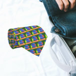 Kleurrijke Rainbow Loriket Parrot Patroon Stropdas<br><div class="desc">Dress in stijl met dit stijlvolle stropdas dat het foto-afbeelding van een kleurrijke Rainbow Loriket parrot-kop bevat,  gedrukt in een herhalingspatroon.</div>