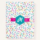 Kleurrijke Rainbow Sprinkles Retro Monogram Notitieboek (Voorkant)