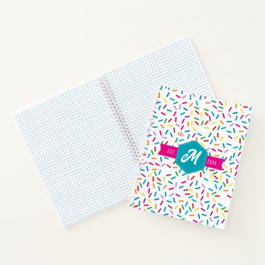 Kleurrijke Rainbow Sprinkles Retro Monogram Notitieboek (Binnen)