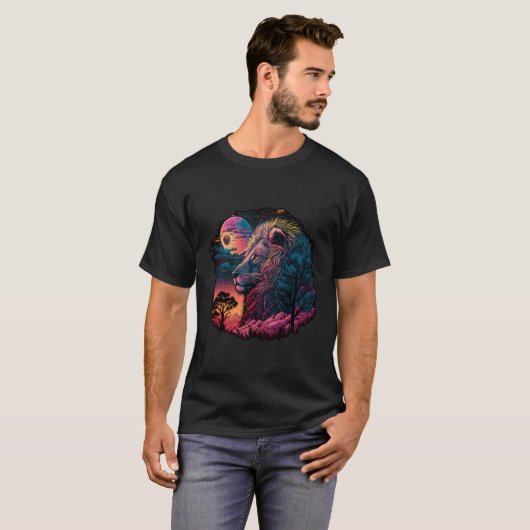 Kleurrijke Realistic Lion in Wilderness Natuur op  T-shirt (Voorkant volledig)