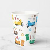 Kleurrijke recyclingvuilniswagens en -bakken papieren bekers (Links)