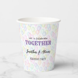 Kleurrijke regenboog ballon gezamenlijke verjaarda papieren bekers