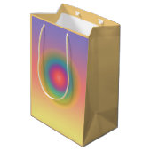 Kleurrijke regenboog Concentrische cirkelruimte Medium Cadeauzakje (Achterkant Gekanteld)