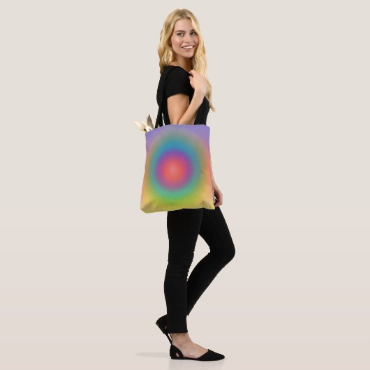 Kleurrijke regenboog Concentrische cirkelruimte Tote Bag (Op model)