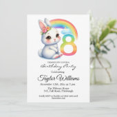 Kleurrijke regenboog en konijn 8e verjaardagsfeest kaart (Staand voorkant)