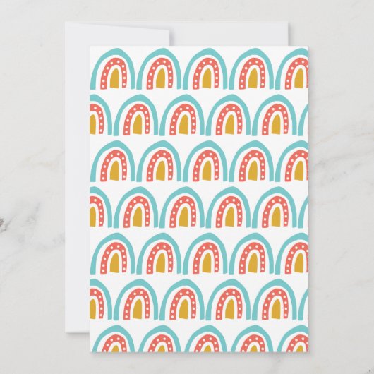 Kleurrijke regenboog op de persoonlijke geboorteda kaart (Achterkant)