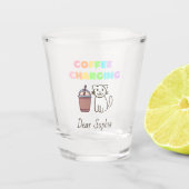 Kleurrijke regenboogkoffie en kat shot glas (Voorkant)