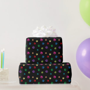 Kleurrijke Regenboogpootafdrukken op Zwart Cadeaupapier