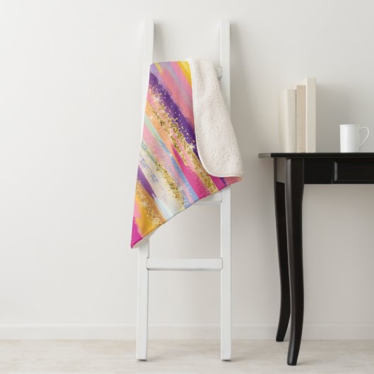 Kleurrijke regenboogstrips met Faux Gold Glitter Sherpa Deken (In situ)