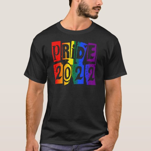 Kleurrijke regenboogtekst LGBTQ Gay Pride 2022 T-S T-shirt (Voorkant)