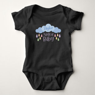 Kleurrijke regendruppels en wolken magische Baby Romper
