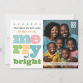 Kleurrijke Retro Bold Typografie Vrolijk en Helder Feestdagenkaart (Voorkant)