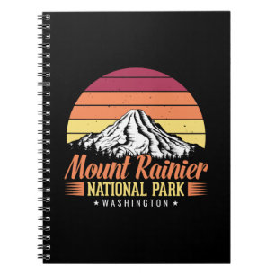 Kleurrijke Retro Illustratie van Mount Rainier Ber Notitieboek