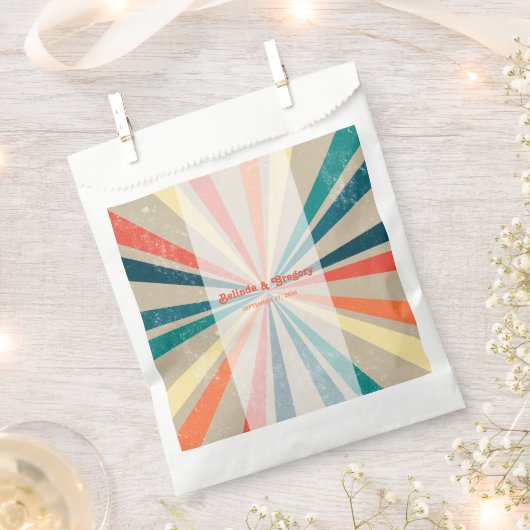 Kleurrijke Retro Rainbow Sunburst Weddenschap Bedankzakje (Geknipt)