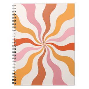 Kleurrijke retro stijl golvende zonnestralen notitieboek