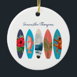 Kleurrijke Retro Surfboards Patroon Aangepaste naa Keramisch Ornament<br><div class="desc">Een kleurrijk retro thema surfboard patroonontwerp met verschillende soorten surfboard art.  illustraties van tropische vissen,  strand,  hibiscusbloemen en palmbomen creëer een eclectische mix van kleurrijke surfboards. Ideaal surfboard ontwerp voor iedereen die houdt van surfen,  het strand,  kleurrijke strand thema geschenken en inrichting.</div>