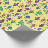 Kleurrijke robots tegen gele achtergrond cadeaupapier (Hoek)