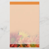 Kleurrijke rode, gele en oranje melkbloemen. briefpapier (Voorkant)