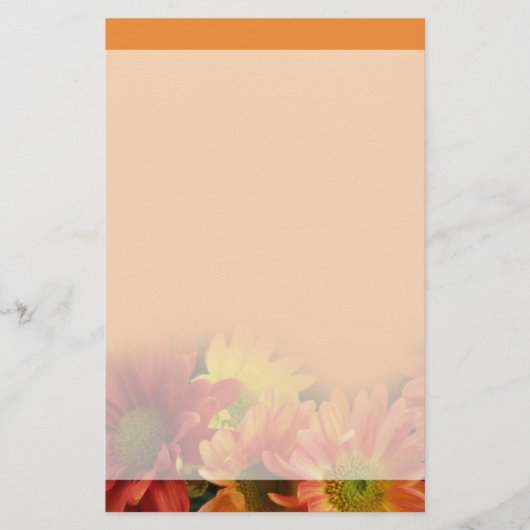 Kleurrijke rode, gele en oranje melkbloemen. briefpapier (Voorkant)