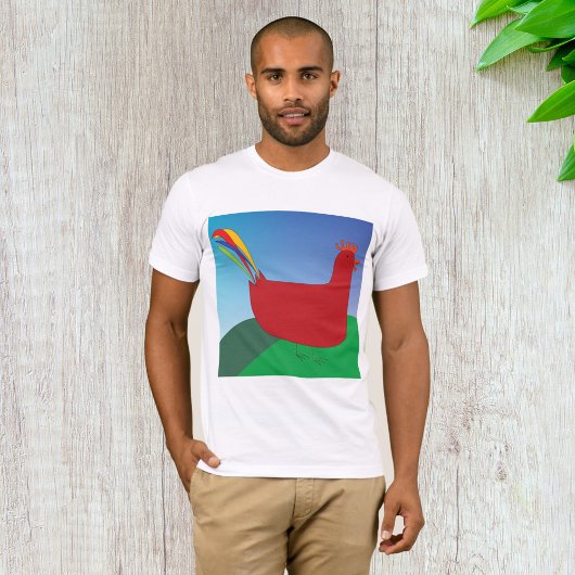 Kleurrijke Rode Haan met Regenboogstaart op Heuvel T-shirt