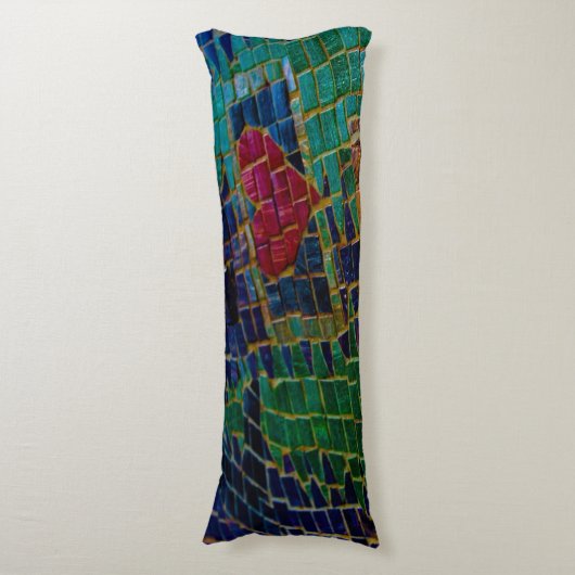 Kleurrijke rode hart mozaïek lichaamskussen (Voorkant Verticaal)