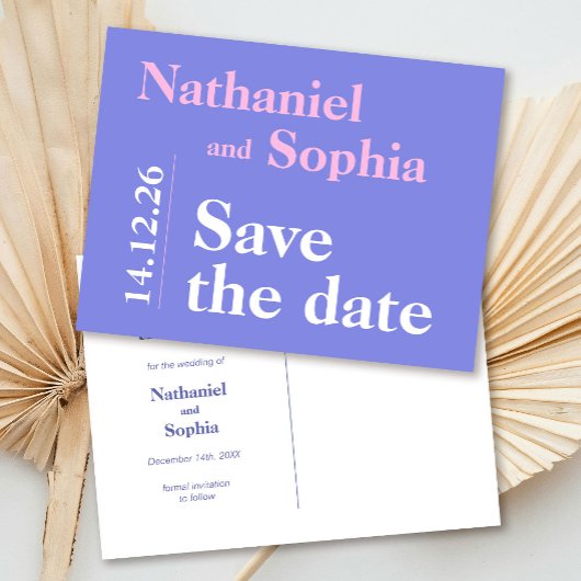 Kleurrijke roze en Lila typografie Save the Date Briefkaart