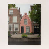 Kleurrijke Roze Hollandse grachtenpand Leiden Nede Legpuzzel (Verticaal)