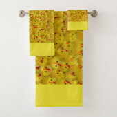 Kleurrijke Schattigee gele paaskuiken Patroon Mode Bad Handdoek (Insitu)