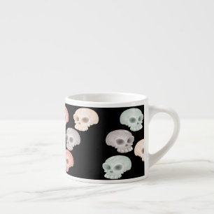 kleurrijke schedels op zwart espresso kop