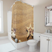 Kleurrijke schelpen op het zand douchegordijn (In situ)