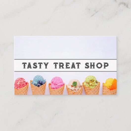 Kleurrijke Scoops Of Ice Cream In Kegels Visitekaartje (Voorkant)
