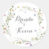 Kleurrijke sierlijke wilde bloem bruiloft envelop ronde sticker (Voorkant)