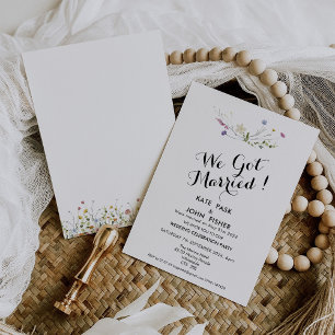 Kleurrijke sierlijke wilde bloemen bruiloft kaart