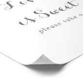 Kleurrijke sierlijke wilde bloemen liefde is zoet  poster (Hoek)