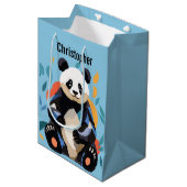 Kleurrijke Sitting Panda Beer Gepersonaliseerde Na Medium Cadeauzakje (Voorkant Gekanteld)