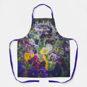 Kleurrijke slipjes in bloei in de tuin van het lan schort (Voorkant)